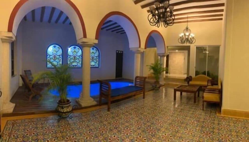 Hotel Catedral Valladolid  Exterior photo